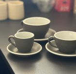 Сopos e chávenas de café LOVERAMICS + KINTO