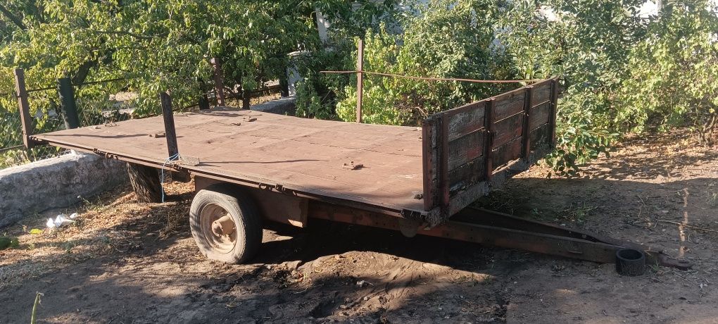 Прицеп тракторний