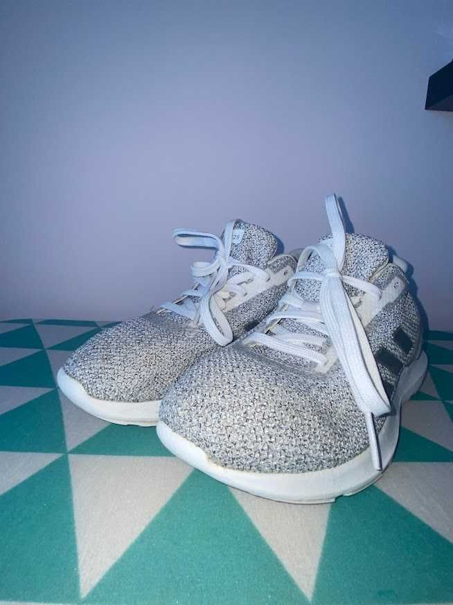 adidas Cosmic r. 38i2/3  dł wkładki 24 cm.