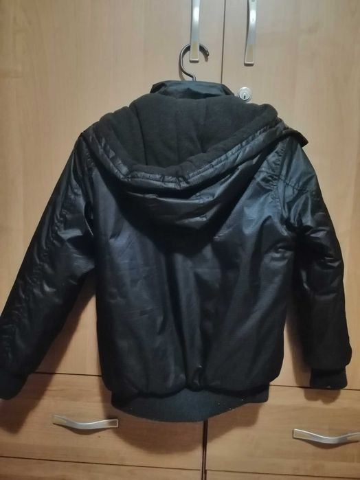 Rozmiar 134/140 Kurtka zimowa dla chłopaka.