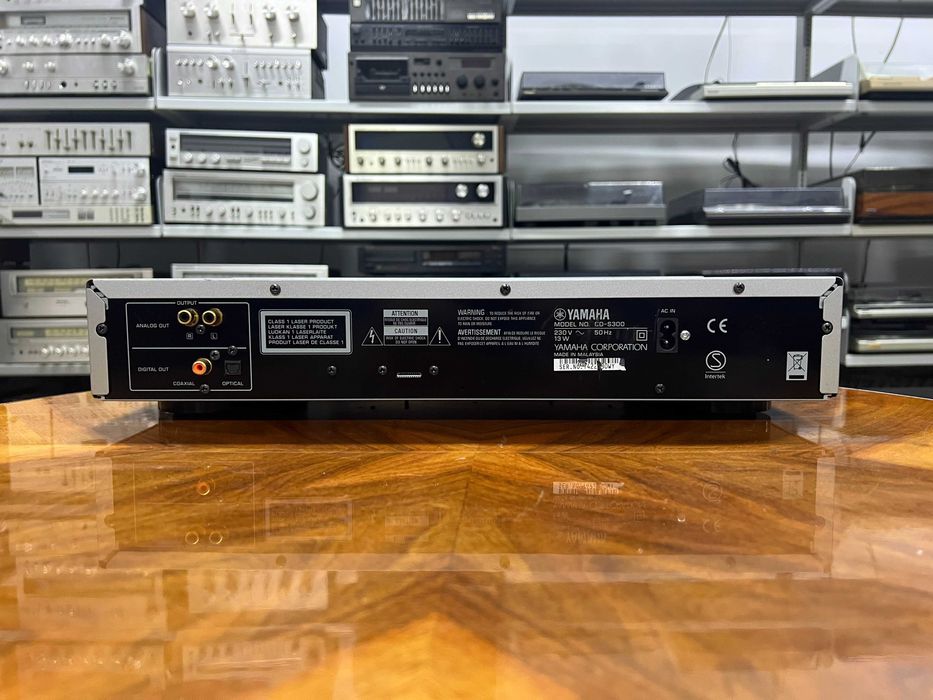 Odtwarzacz płyt CD Yamaha CD-S300 Audio Room