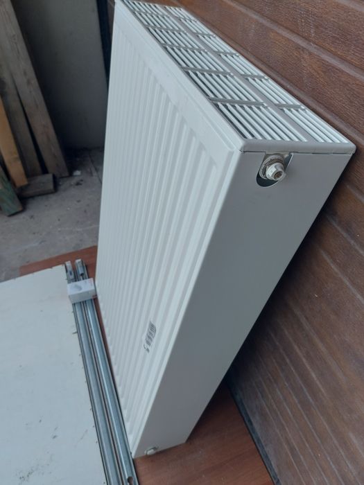 Grzejnik panelowy 60 x 90 x 15 kompletny