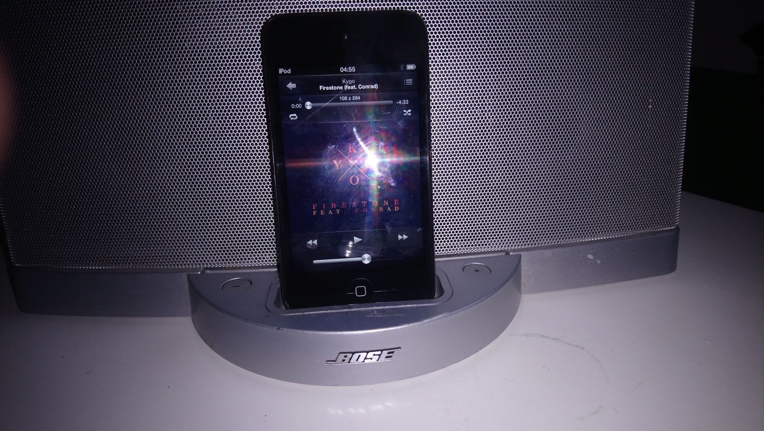 Bose® SoundDock® Series II digital music system z ipadem