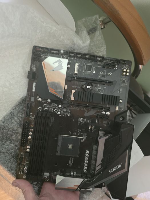 b450 aorus elite v2 материнська плата