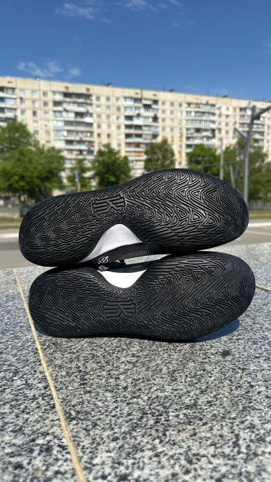 Nike Flytrap V [US 9.5|27.5 cm]