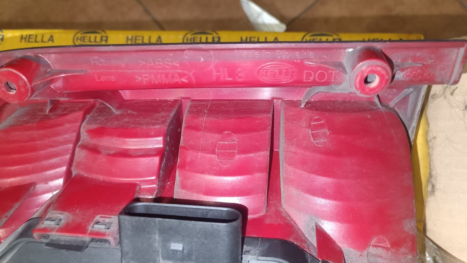 Lampy tył komplet VW T5 Caravelle Transporter Hella