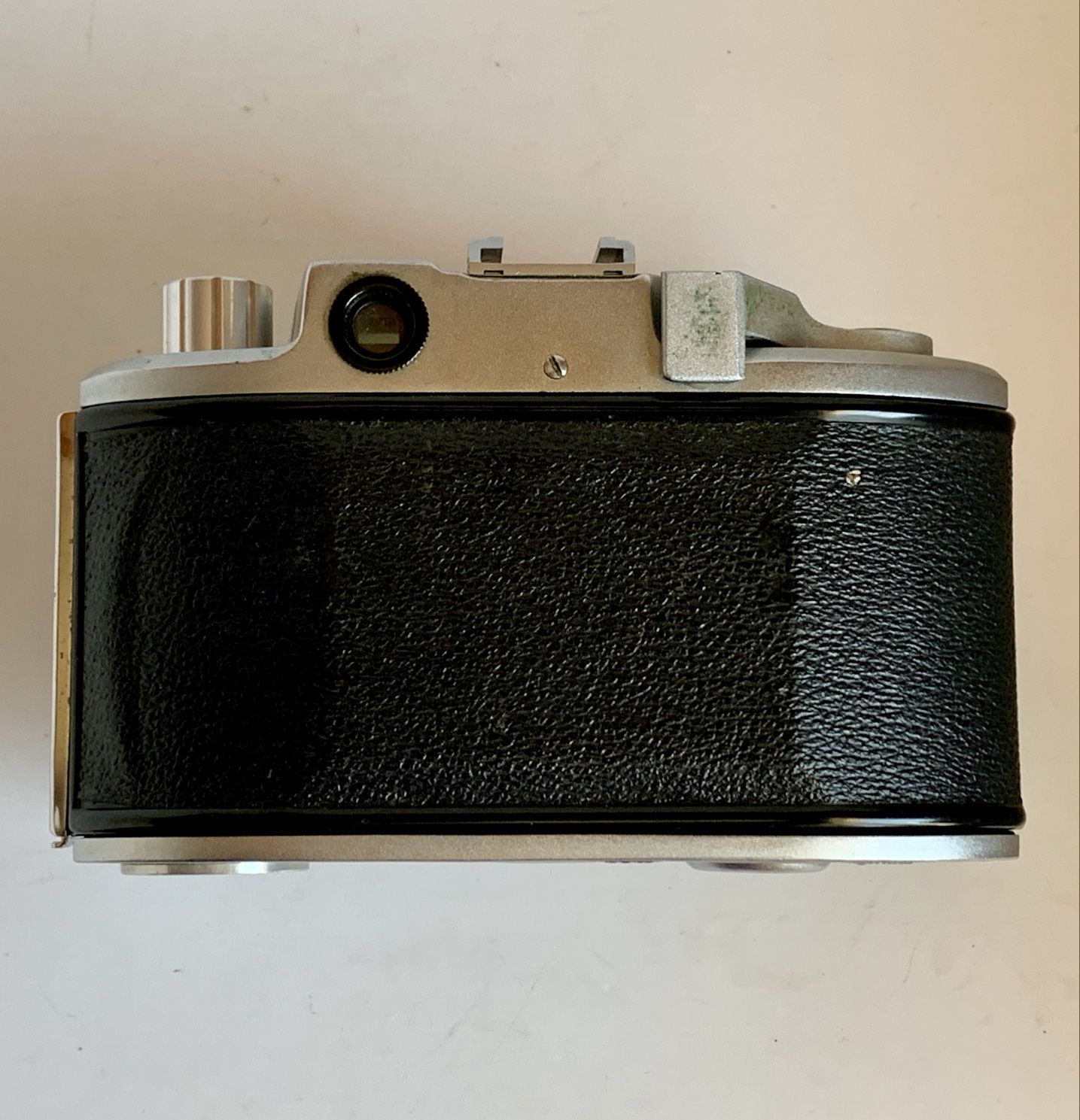 Винтажный фотоаппарат Minolta A (1950-е года) с кожаным чехлом