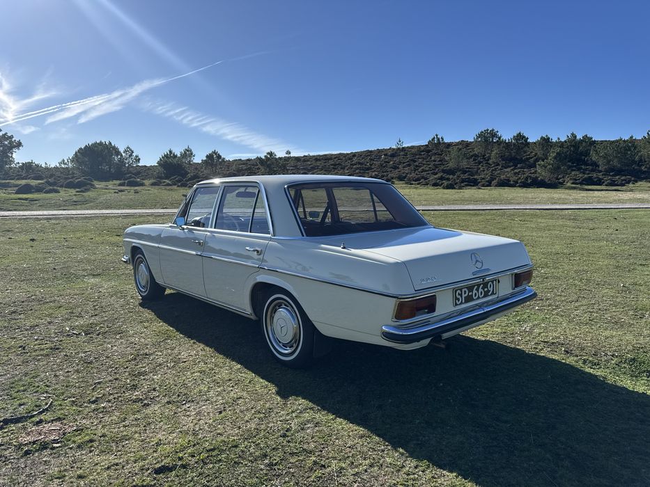 Mercedes w115 (excelente estado)