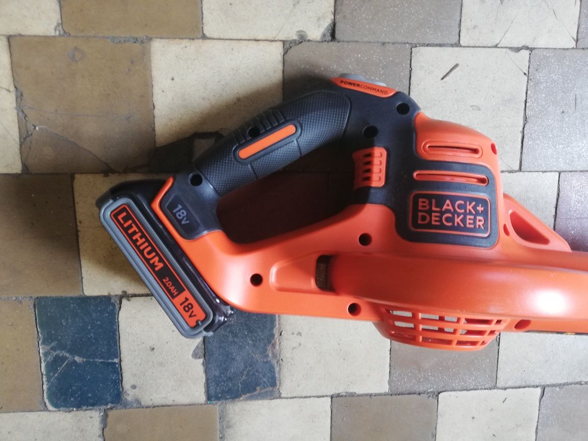 Садова дуйка Black & Decker GWC1820PC акумуляторна, повітродуйка