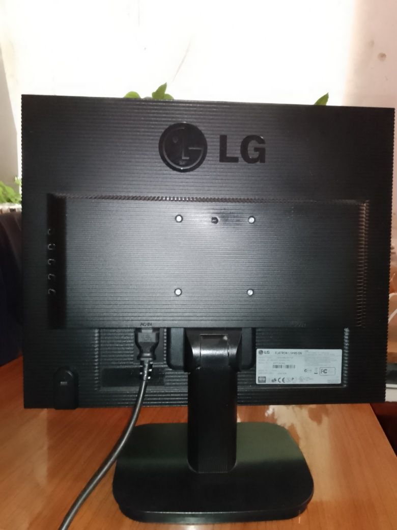 Монітор ПК LG Flatron L1918S