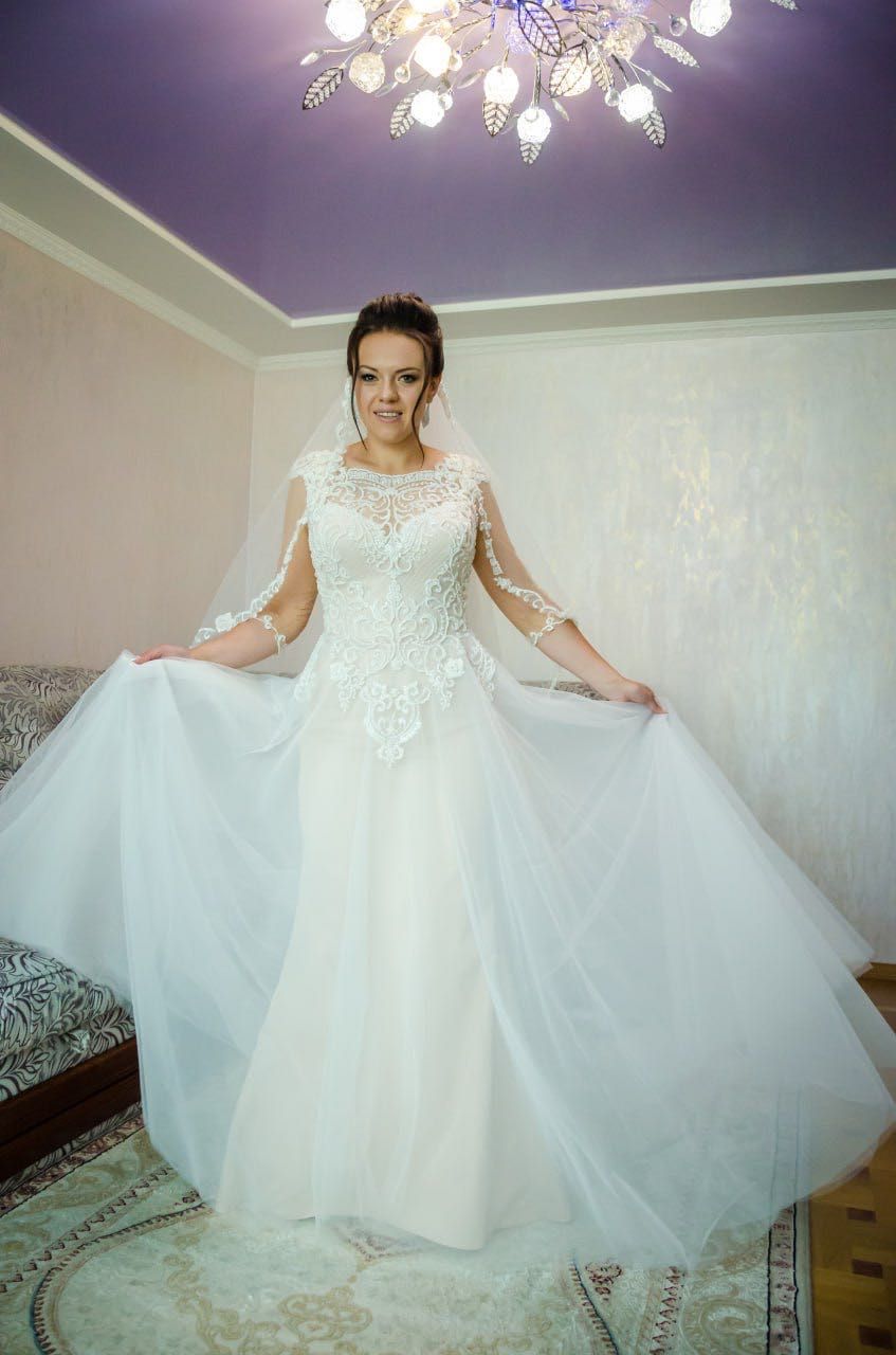 Продам весільну сукню
