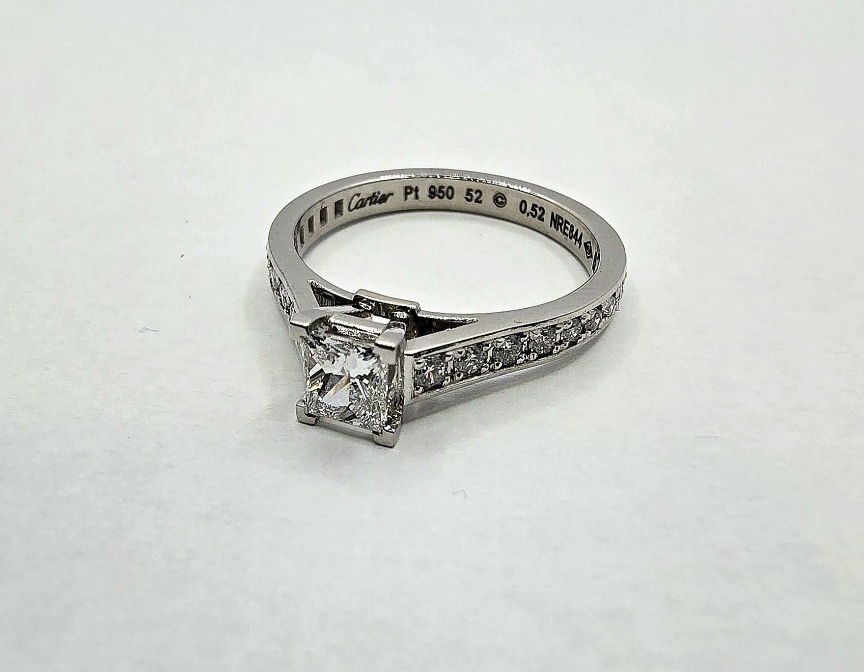 НОВОЕ Кольцо с бриллиантом 0.52 карат GIA
