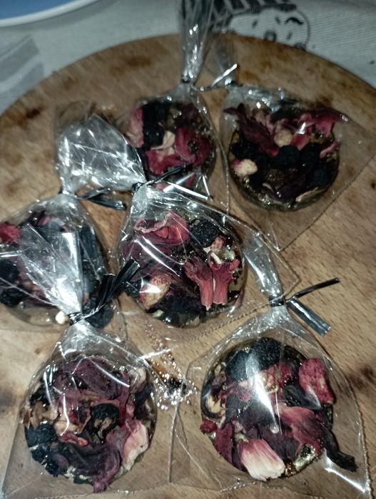 Prezent dzień mamyi imbryk z herbatą