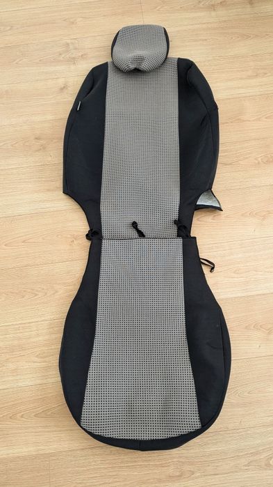 Zestaw pokrowców Toyota Corolla E15 (lift) E16 2014 - częściowo nowe