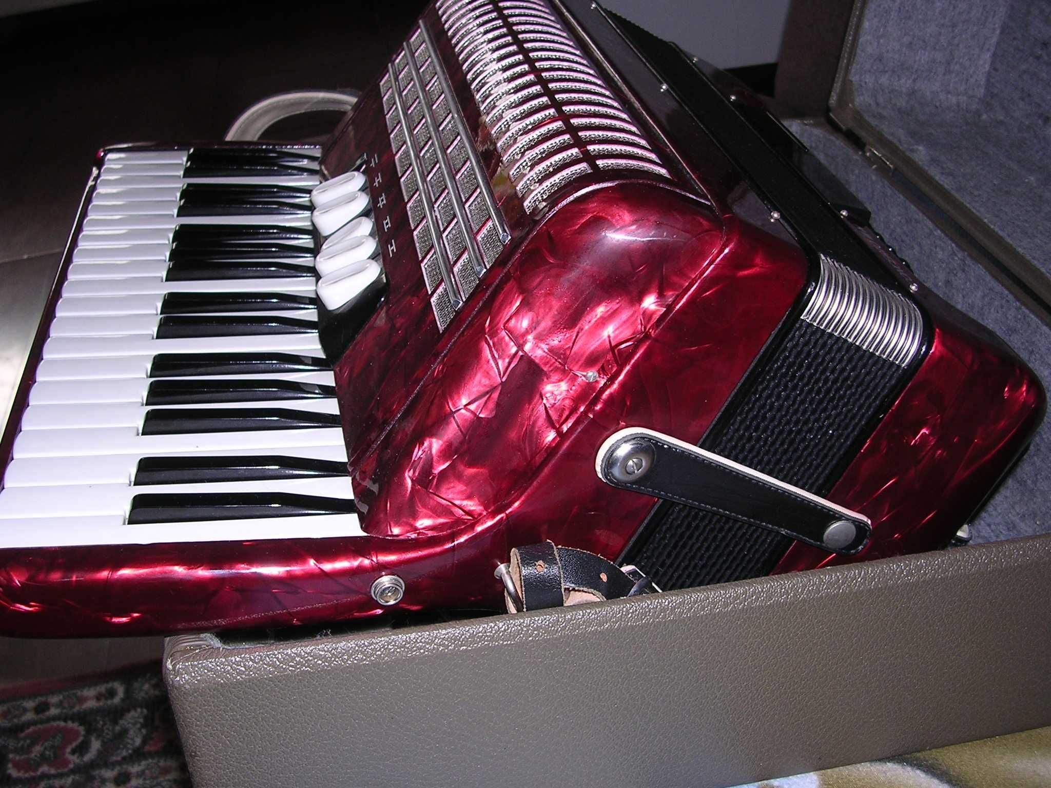 Akordeon Hohner Concerto III  72bas