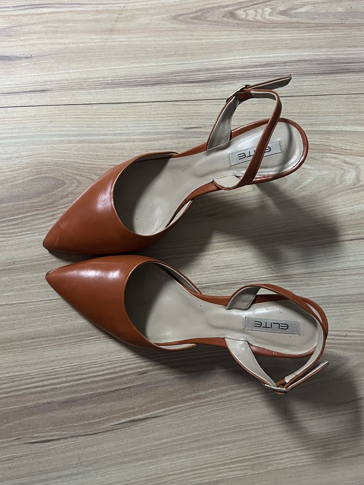 Buty na obcasie rude, z odkryta pieta ELITE