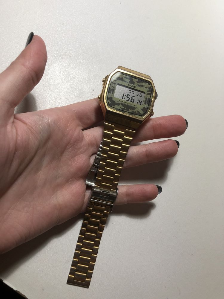 Relógio CASIO vintage aço dourado