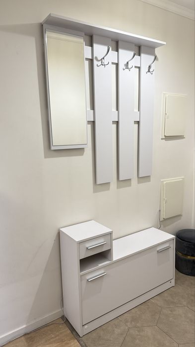 Прихожая (тумба для обуви, вешалка и зеркало)