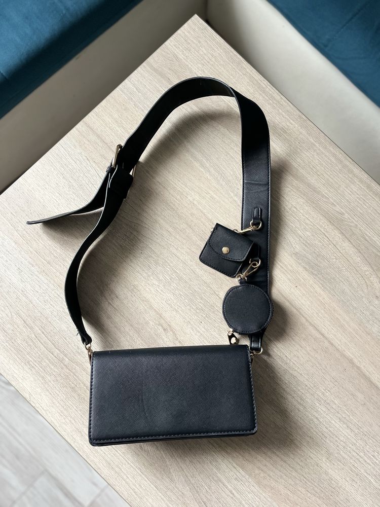 Cropp torebka na ramię czarna z odpinanymi mini portfelami