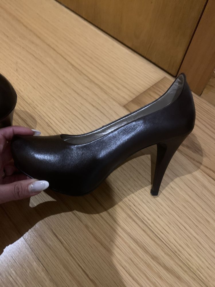 Sapatos em muito bom estado-mulher