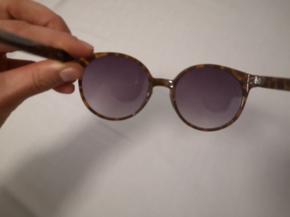Óculos de sol sem marca