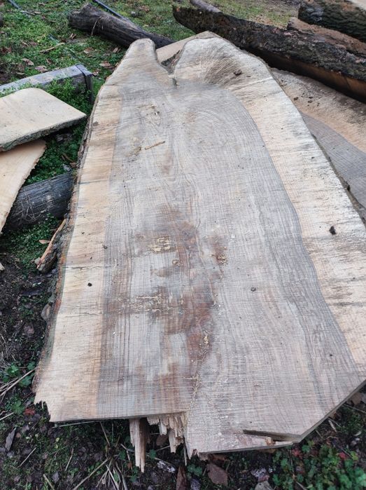 Sprzedam drewno monolity na stoły – jesion

Oferuję do sprzedaży wysok