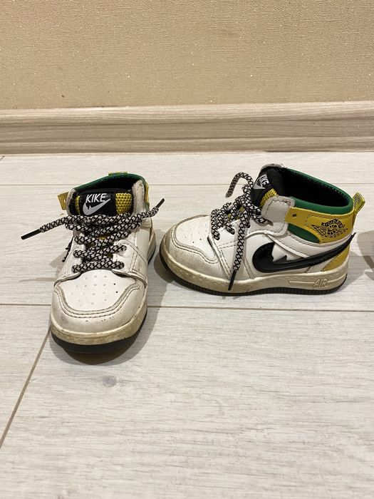 Дитячі кросівки 21р