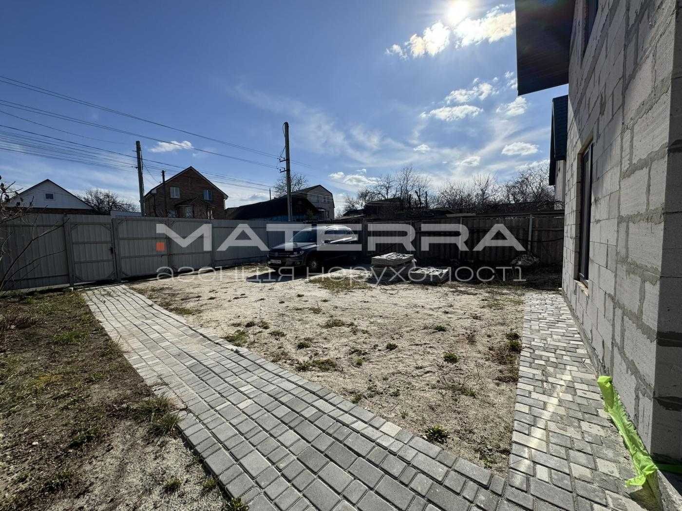 Продаж будинку 100м2 з частковим ремонтом село Нове