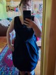 Czarna dopasowana sukienka