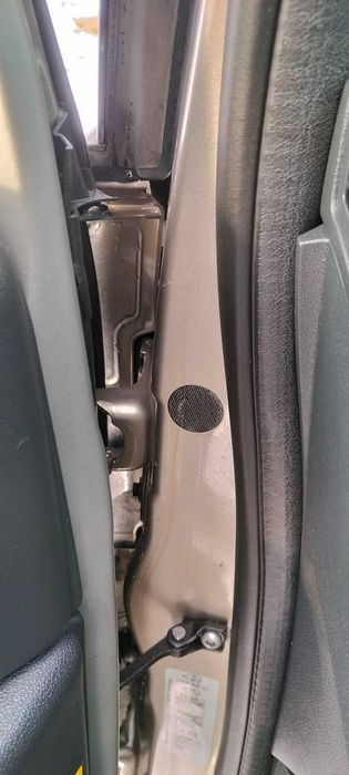 Чудовий автомобіль кросоверр.