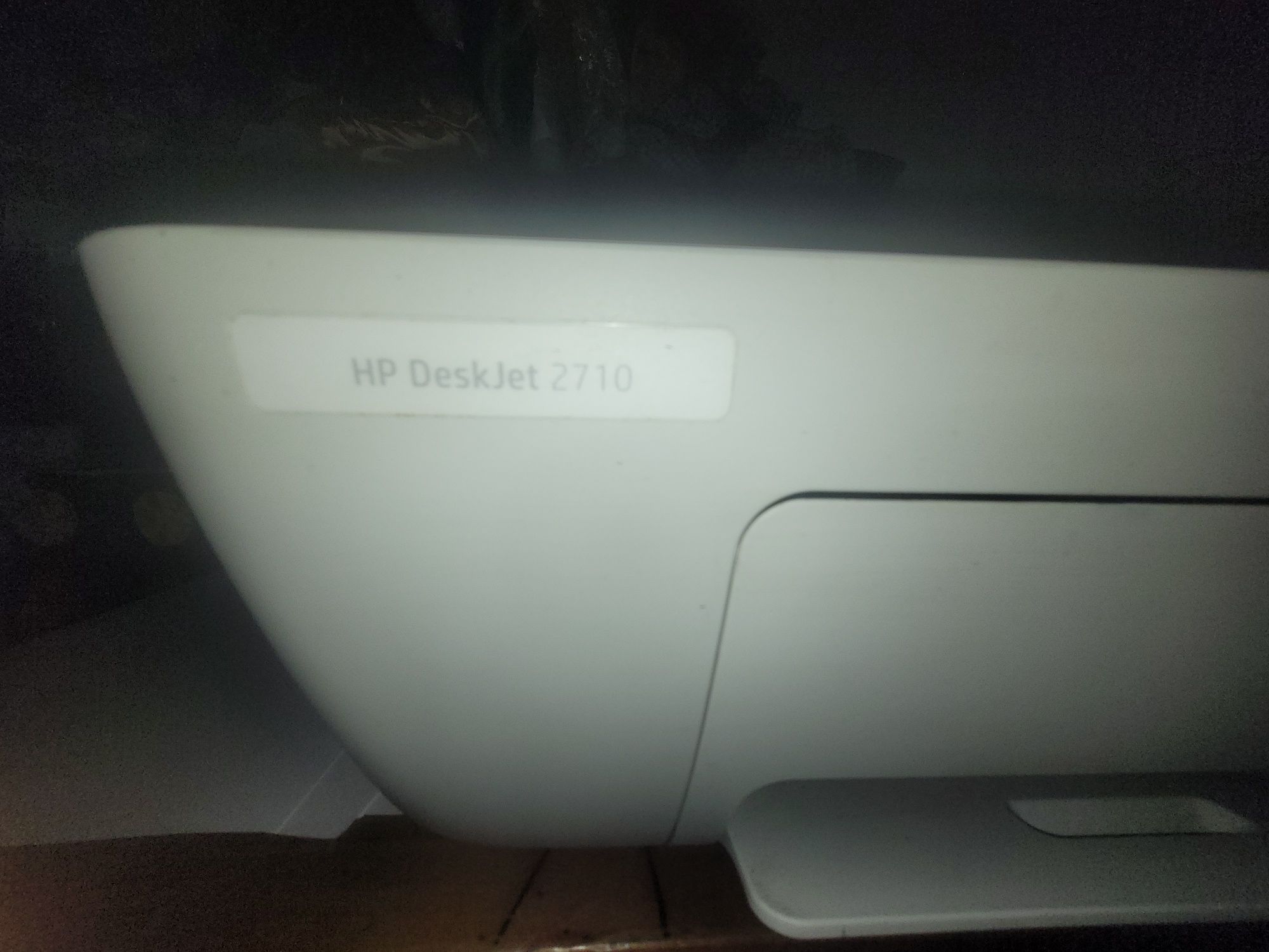 Drukarką HP Deskjet 2710
