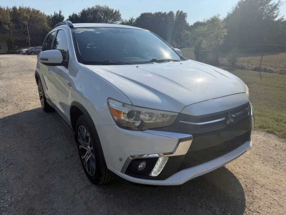 Mitsubishi Outlander Sport SEL      2018