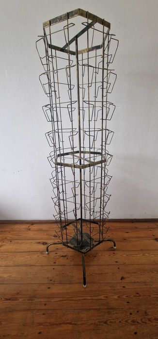 Stojak obrotowy na kartki