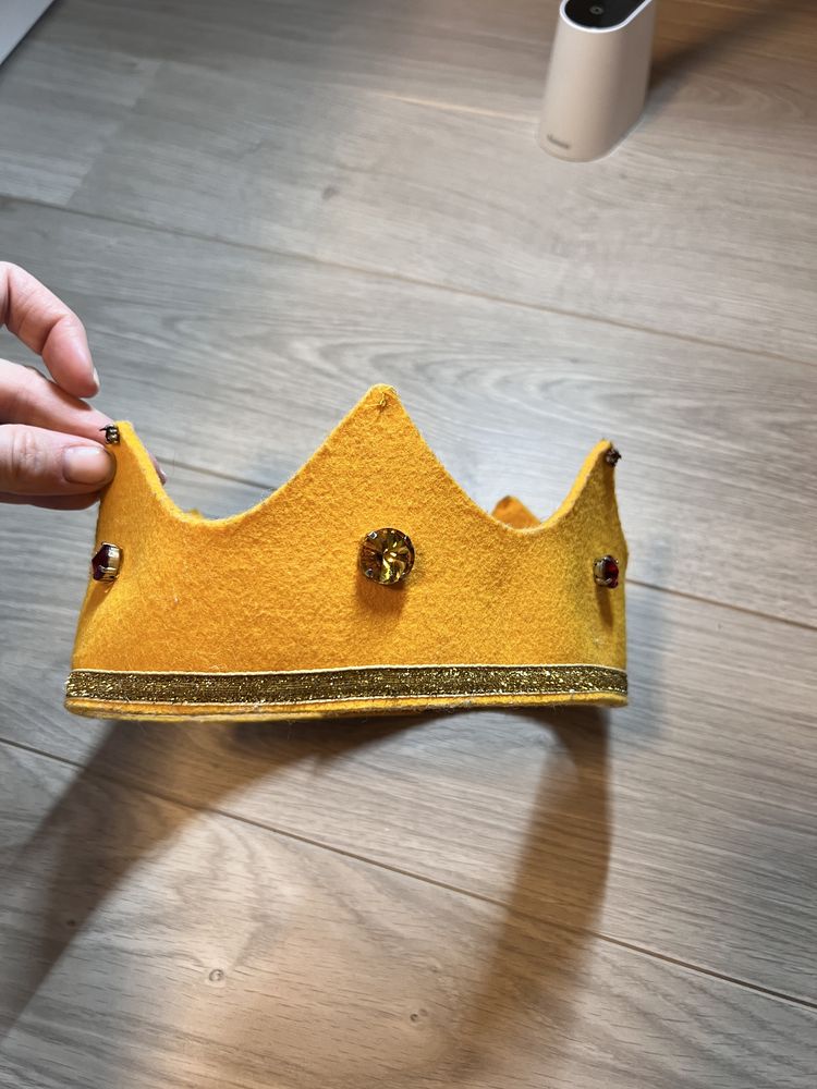 Korona stroj karnawalowy, stan idealny