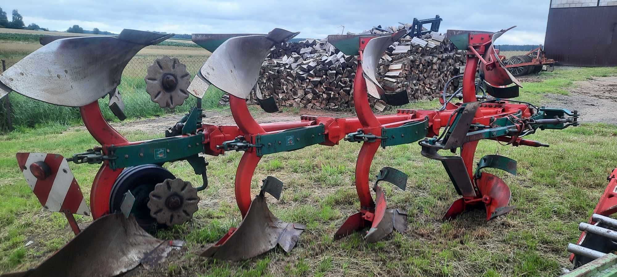 Plug kverneland 4 obrotowy resor z walem pakomat model 100 wieza F160