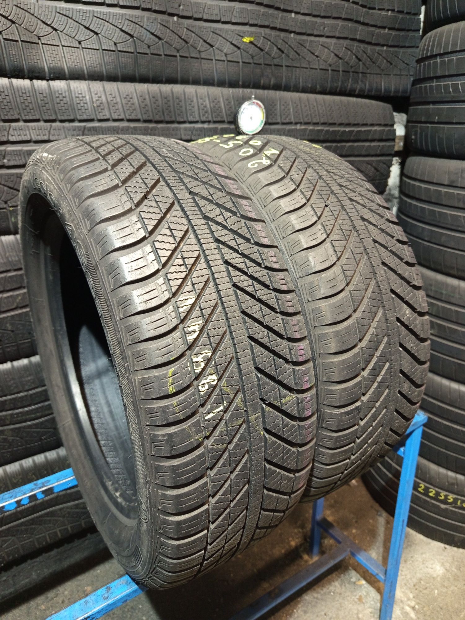 205/55R16 GoodYear Vector 4seasons