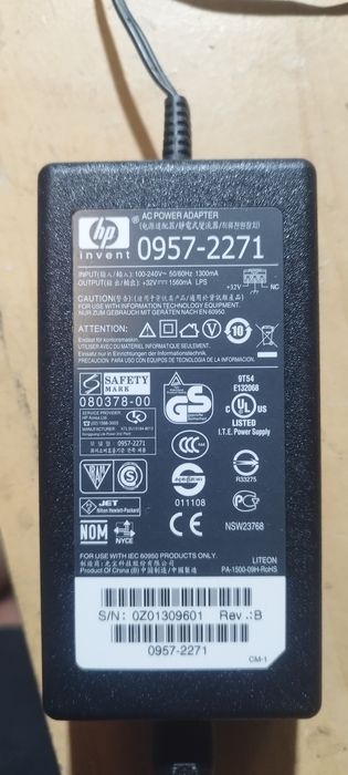 Boca alimentação HP 32v.    1560mA