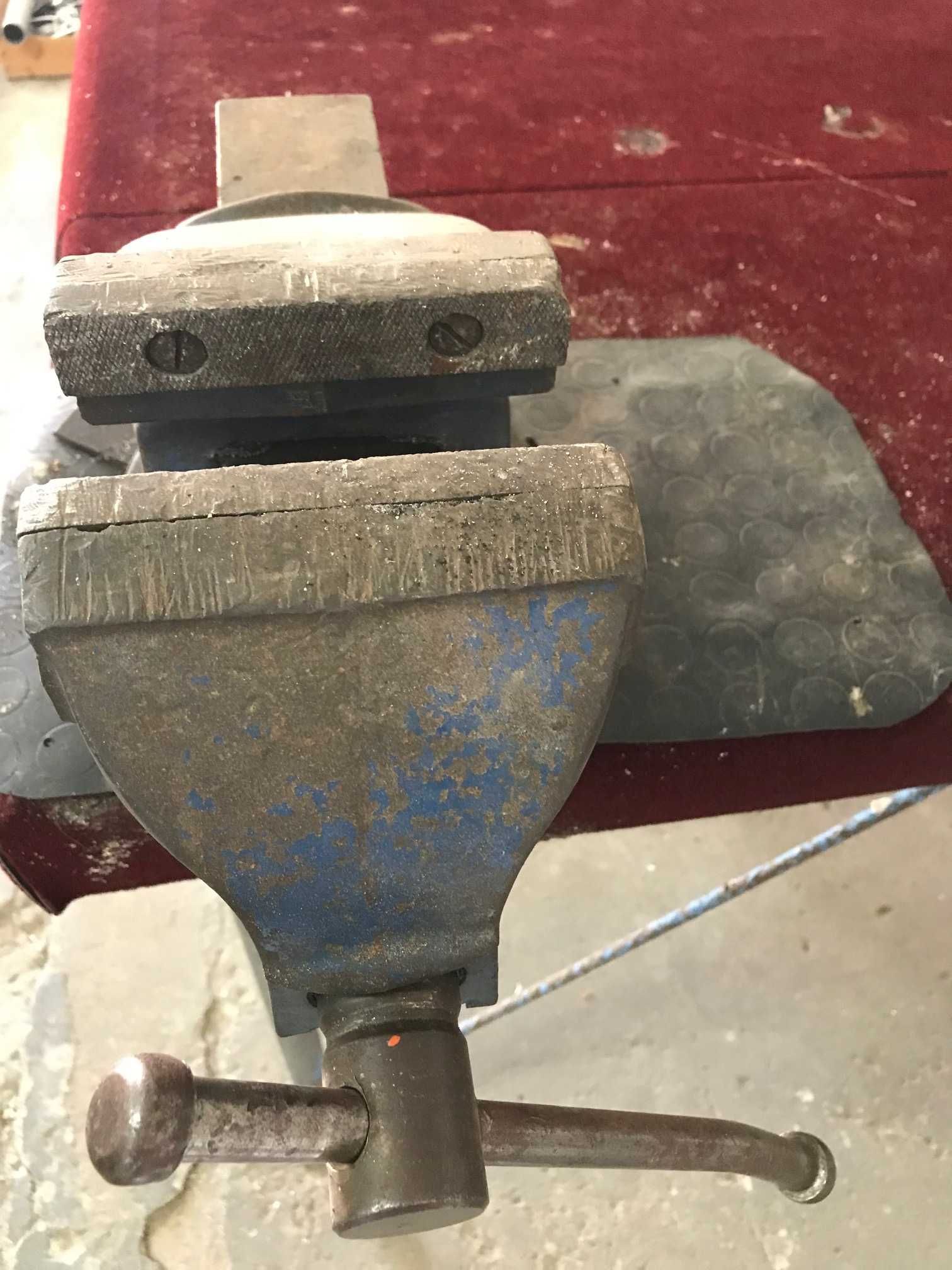 Bancada de trabalho para oficina, com torno