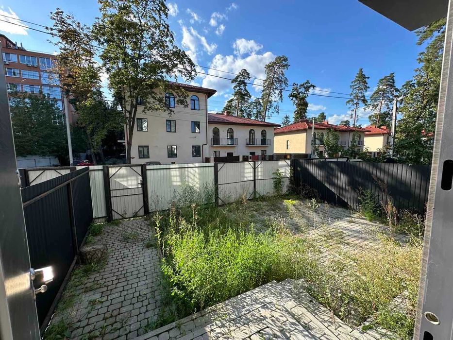 Дуплекс з ремонтом в центрі Ворзеля! Оформлення мінімальне!