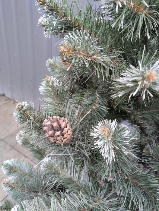 Штучна ялинка з шишками 2.1 м