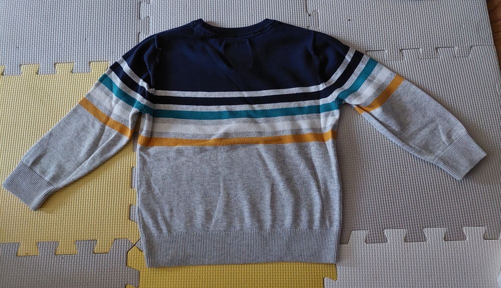 Sweterek c&a swetr 110 szary w paski elegancki