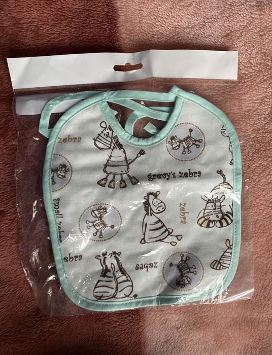 Śliniaczek dziecięcy Nowy