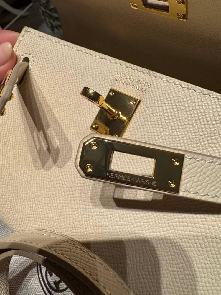 Неймовірна сумка Hermes Kelly молочна 19см