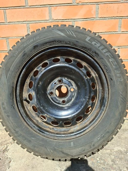 Продаю зимова Гума 185/65 R15 на штамповка з renault logan