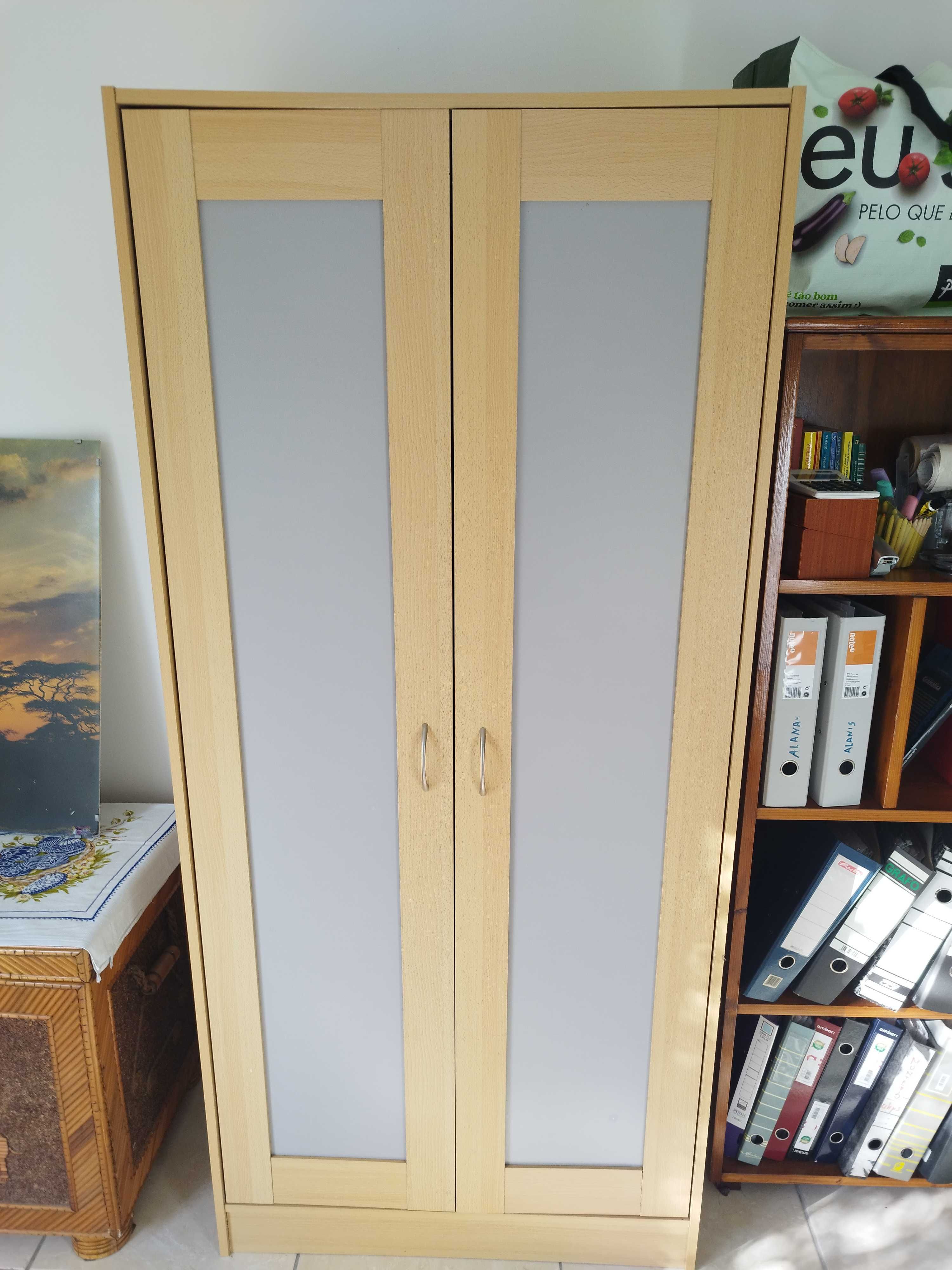 Guarda-fato com 2 portas
