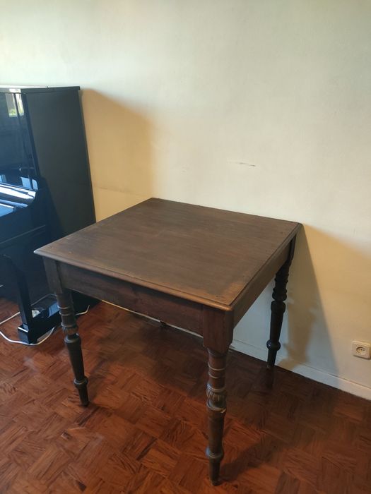 Early 20th-Century Walnut Table64584287698178122