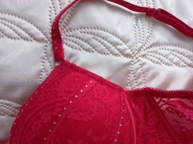 Biustonosz czerwony 85D - elegancki, push up