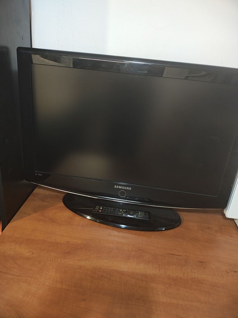 Telewizor SAMSUNG 32"