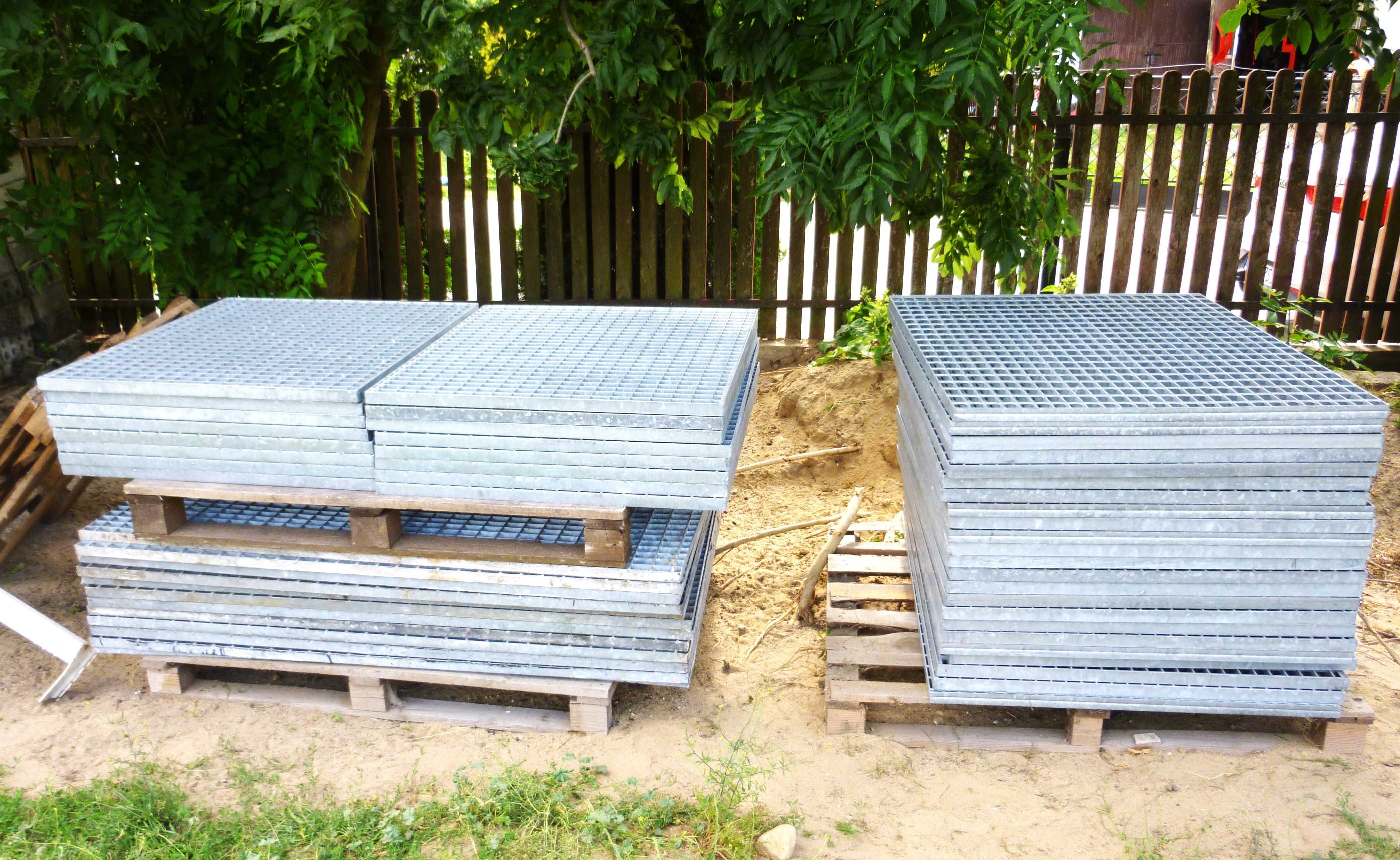 Krata WEMA na Kanał z Kątownikiem Osadzenie101x89x3cm zewnątrz 94x89x3