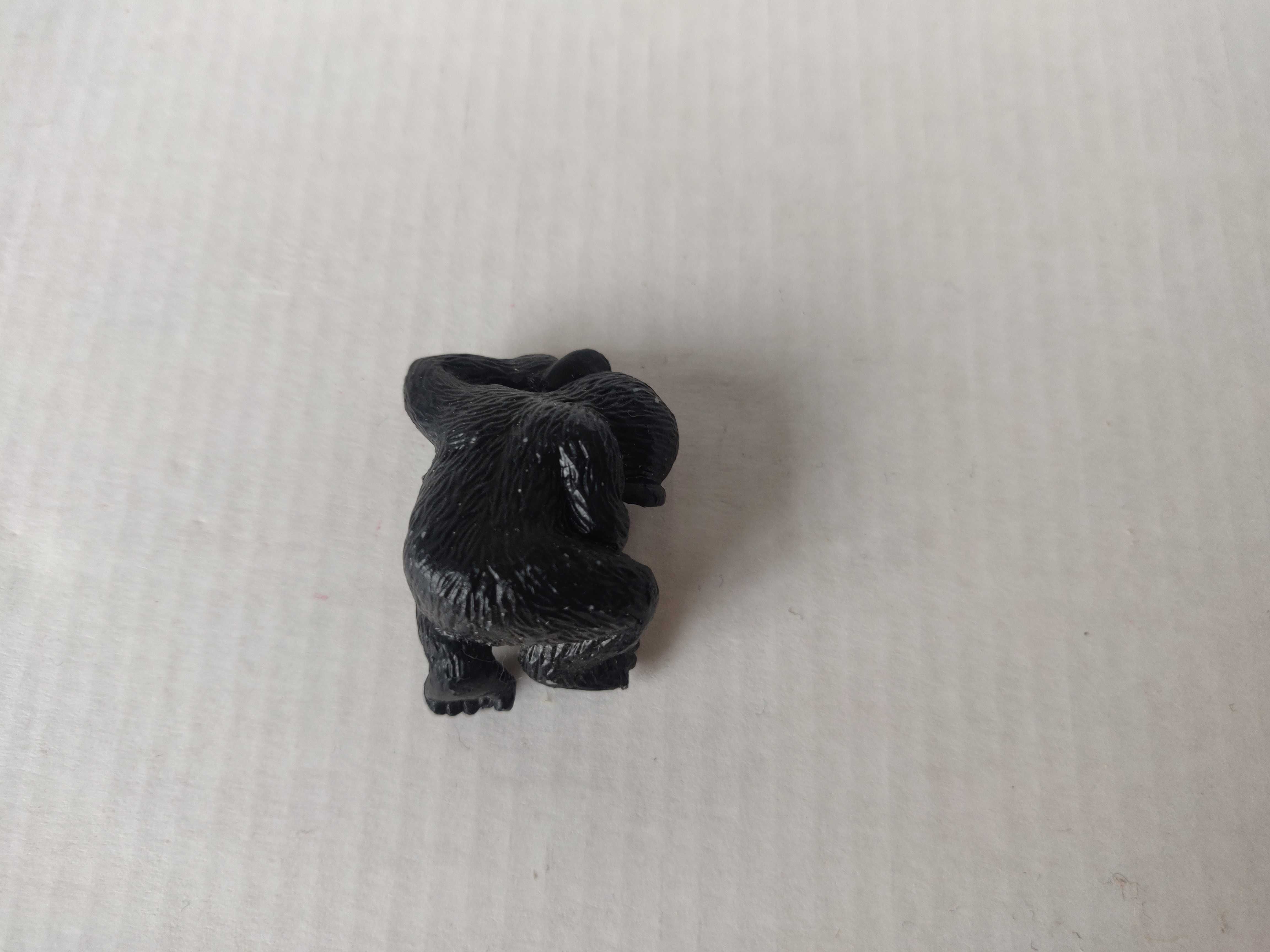 Коллекционная  фигурка шимпанзе, 3,5 см.